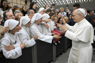 ITALY - POPE LEO XIV DURING AN AUDIENCE WITH OFFICIALS OF THE ROMAN CURIA AND EMPLOYEES OF THE HOLY SEE   IN THE PAUL VI HALL AT  THE  VATICAN - 2025/5/24