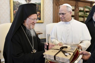 ITALY - REL - -  POPE LEO XIV RECEIVES IN PRIVATE AUDIENCE HIS HOLINESS BARTHOLOMEW I  30-05-2025