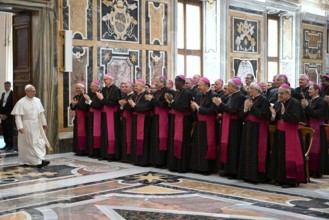 ITALY -  POPE LEO XIV MEETS IN PRIVATE AUDIENCE PARTICIPANTS OF THE JUBILEE AND THE MEETING OF PONTIFICAL REPRESENTATIVES AT  THE  VATICAN - 2025/6/10