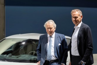10.05.2023,Berlin,Deutschland,die 63. ordentliche Hauptversammlung der Volkswagen Aktiengesellschaft im CityCube.(l.) Dr