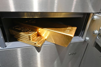Goldbarren in einem Schliessfach,Gold,Feingold 999,9 Edelmetall,Wertanlage,Sachaufnahme im Tresorraum vom Goldhaus Pro A