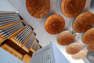 Mit der 1968 eingeweihten Stephanuskirche des finnischen Architekten Alvar Aalto 1898 1976 in Wolf