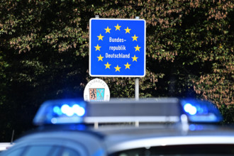Grenzschild,BUNDESREPUBLIK DEUTSCHLAND im Landkreis Berchtesgadener Land. Markus SOEDER (Ministerpraesident Bayern und C