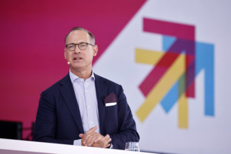 Manager Oliver Bäte, Vorstandsvorsitzender der Allianz SE, auf Europas führender Digitalisierungsinitiative auf Entschei
