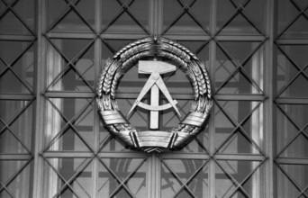 Bildnummer: 53352523  Datum: 28.08.1987  Copyright: imago/Jürgen Ritter
Emblem am Eingang zum