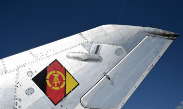 Staatswappen der Deutschen Demokratischen Republik, DDR, an einem Jagdflugzeug Mig, aufgenommen in Dessau, Sachsen-Anhal
