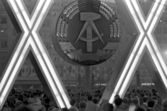 Bildnummer: 52242365  Datum: 07.10.1969  Copyright: imago/Stana
Emblem der DDR während der
