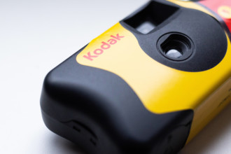 Analogfotografie wird immer teurer Symbolbild: Kodak Analogkamera am 02.02.2023. Kodak will Preise für Negativfilm um 40