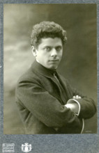 Portrait of Max Reinhardt (1873-1943, director, director). Photography (Carte Cabinet, albumin paper on carton). Berlin,