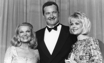 Gena Rowlands, Randy Quaid, Ann Jillian at the 46th Annual Golden Globe Awards, 1989 Hollywood CA USA PUBLICATIONxINxGE