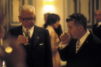 Bundespräsident Gustav Heinemann (li., GER/SPD) und Staatspräsident Nicolae Ceausescu (re., ROM) anlässlich eines Besuc