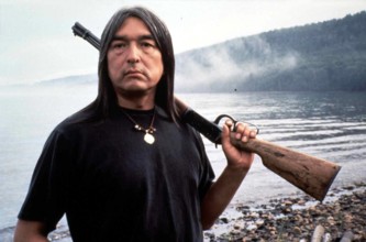 Graham Greene Als es einem kanadischen Indianerstamm trotz rechtlichen Beistandes nicht gelingt das