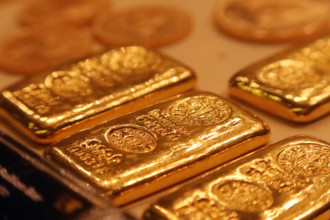 25.02.2023, Doha, QAT - Goldbarren zu je 10 Tolas. Ein Tola entspricht 11.6638038 Gramm und ist eine alte indische Gewic