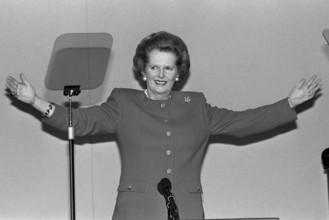 Margaret Hilda Thatcher Baroness Thatcher of Kesteven LG OM PC 13 Oktober 1925 in Grantham Li
