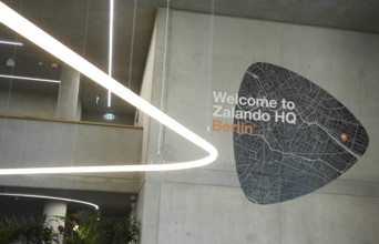Feature Schriftzug Welcome to Zalando HQ Berlin Zalando Bilanzpressekonferenz im Headquarter in Be