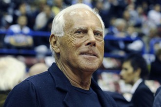Giorgio Armani während eines Basketball-Spiels in Mailand PUBLICATIONxNOTxINxITA