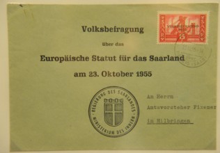 Eine Ausstellung in der Sparkasse Saarbrücken ist am Mittwoch 14 10 2015 dem Saar Referendum von 1