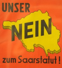 Eine Ausstellung in der Sparkasse Saarbrücken ist am Mittwoch 14 10 2015 dem Saar Referendum von 1