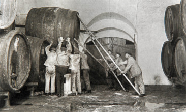 München, 190. Oktoberfest vom 20. September bis 5. Oktober 2025. Wegen Krieg, Cholera, Inflation und COVID-19-Pandemie i