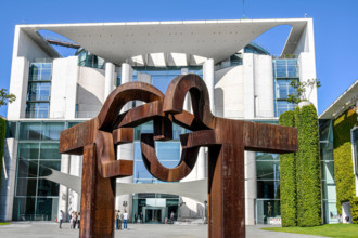 Berlin, Eisenskulptur, Kanzleramt, Skulptur