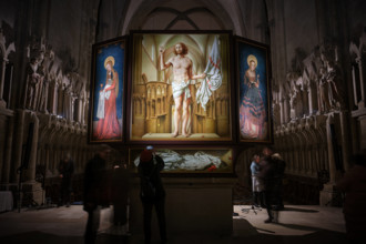 Der umstrittene Cranach-Triegel-Altar ist wieder im Naumburger Dom zu sehen (Foto vom 02.12.2023). Die Rueckkehr des Kun