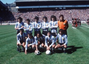 Diego Maradona left Argentina team line up Mannschaftsbild Totale Scotland v Argentina @ Hampden P