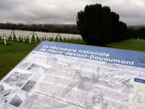 FRANCE-PREMIERE GUERRE MONDIALE-NECROPOLE