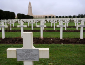 FRANCE-PREMIERE GUERRE MONDIALE-NECROPOLE