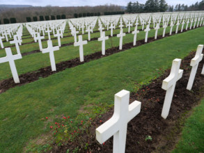 FRANCE-PREMIERE GUERRE MONDIALE-NECROPOLE