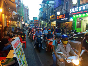 VIETNAM-SAIGON-SOCIETE & TRANSPORTS