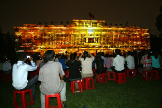 FRANCE-VIETNAM-DIPLOMATIE