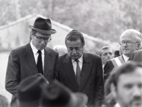 Personnalités politiques venues à Carpentras en 1990 suite à la profanation du cimetière juif de la ville