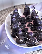 Glamour dinner 'sewing theme': chocolate-violet tidbits