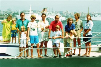 Prince Charles et princesse Diana avec ses deux fils Harry et William, et Juan Carlos et sa famille.