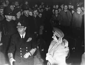 King George VI and Queen Elizabeth  November 1945
Arriving at St Pauls