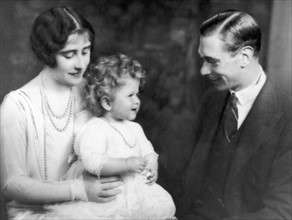 La princesse Elisabeth avec ses parents