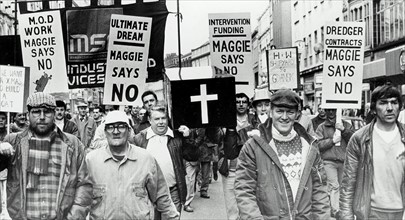Belfast Shipyard Workers Protest Against Margaret Thatcher
Années 80