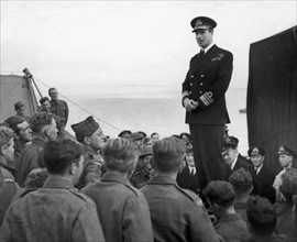 Vice Admiral Lord Louis Mountbatten, Chief of Combined Operations, discussing a training exercise