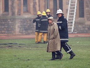 La reine Elisabeth II après l'incendie du château de Windsor en 1992
