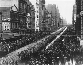 Australian troops marching through Melbourne 
prior to embarking for France and World War One.