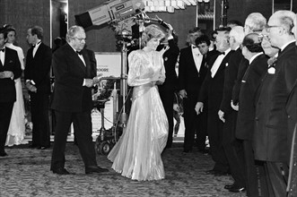 La Princesse Diana à la première de "Dangereusement Vôtre"