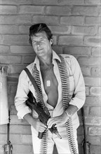 77 5645-19m Roger Moore