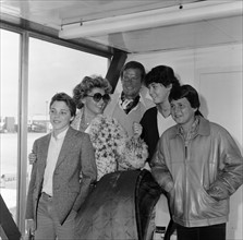 Roger Moore, sa femme Luisa, et ses enfants
