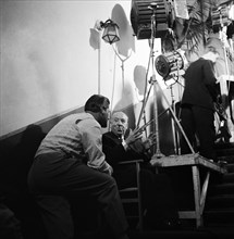 Alfred Hitchcock sur le tournage de "L'homme qui en savait trop"