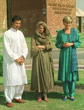 PRINCESS DIANA VISITS PAKISTAN