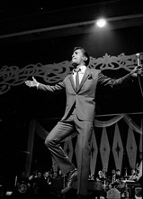 Sammy Davis Jnr. rehearsing for the 1966 Royal Variety Show.
14th November 1966.
1966-2977-RollA