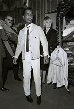 Royal Variety Show Rehearsal. Sammy Davis Jnr. out shopping in Carnaby St. during a break.
14th