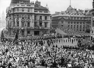 Coronation Procession of Queen Elizabeth II 2nd June 1953