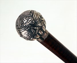 Walking cane with handle in the shape of a hot-air balloon