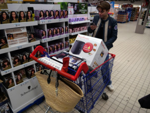 FRANCE-GRANDE DISTRIBUTION-COMMERCE